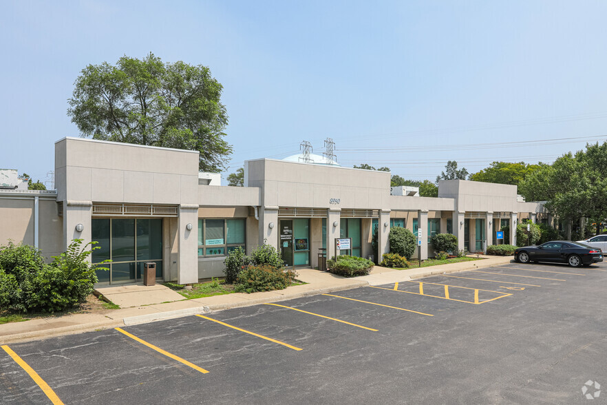 8950 Gross Point Rd, Skokie, IL for sale - Primary Photo - Image 1 of 1