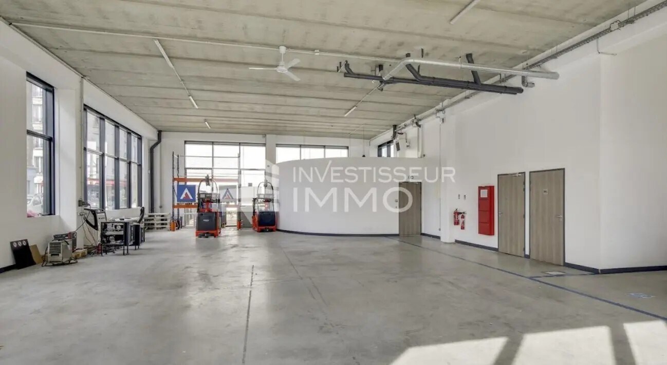 Light Industrial in Ivry-sur-Seine to rent Interior Photo- Image 1 of 3