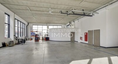 Light Industrial in Ivry-sur-Seine to rent Interior Photo- Image 1 of 3