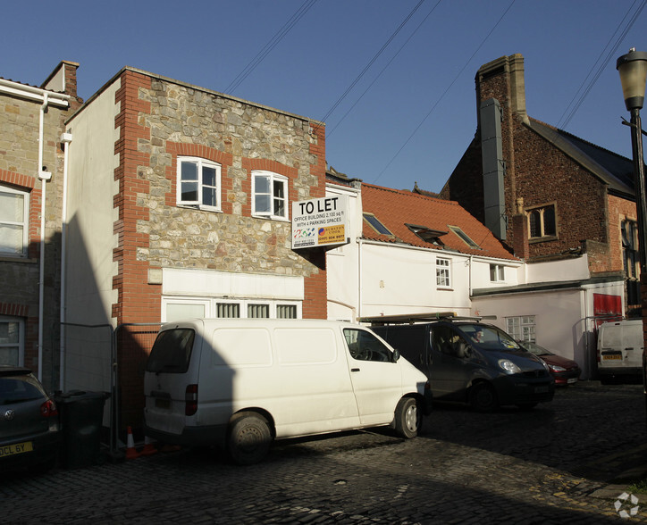 2-10 Kings Parade Mews, Bristol for rent - Building Photo - Image 2 of 3