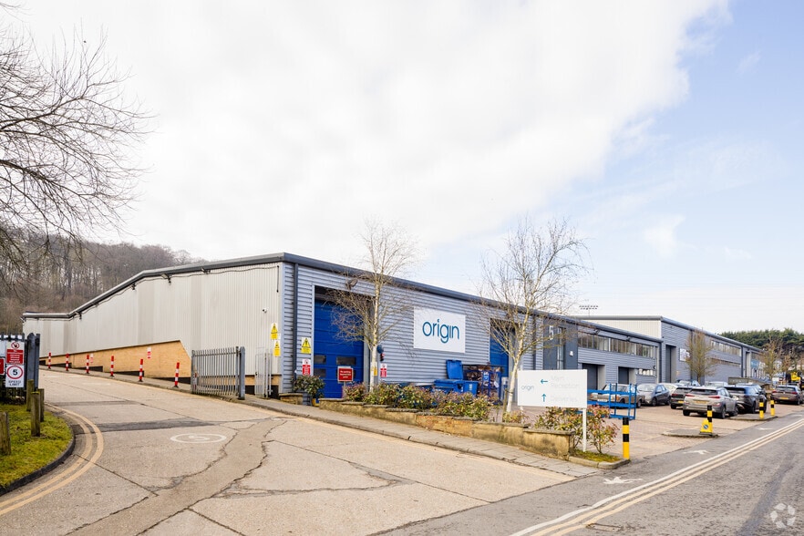 Hillbottom Rd, High Wycombe for sale - Primary Photo - Image 1 of 1