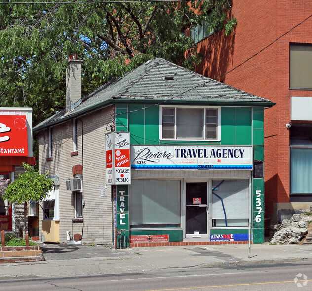 5372, 5374, and 5376 Yonge Street portfolio of 2 properties for sale on LoopNet.co.uk - Primary Photo - Image 2 of 2