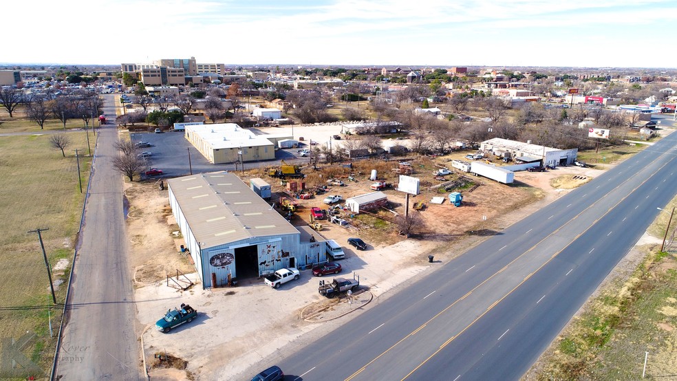 1902 N Treadaway Blvd, Abilene, TX for sale - Primary Photo - Image 1 of 34