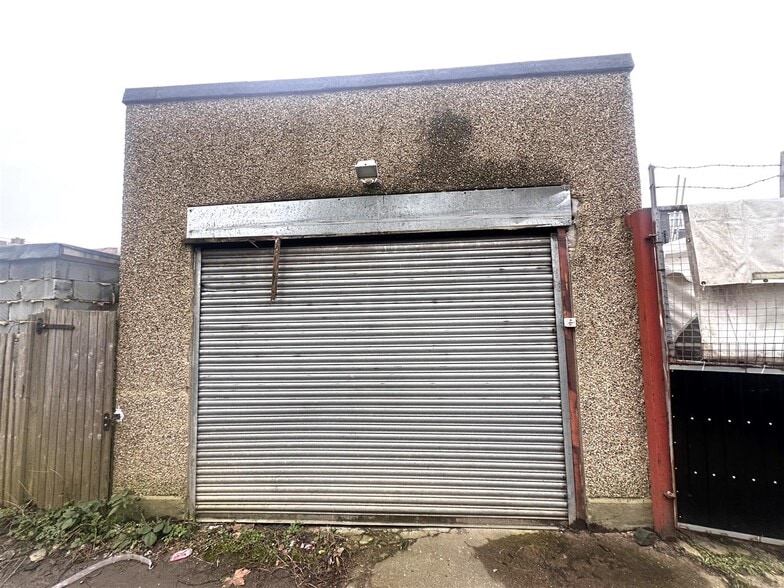 20 Green Wrythe Ln, Carshalton to rent - Building Photo - Image 2 of 8