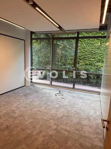 24-26 Rue Villeneuve, Clichy to rent - Interior Photo - Image 2 of 10