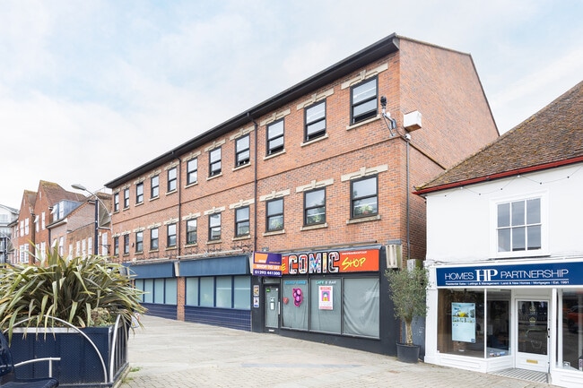 More details for 38-42 High St, Crawley - Retail to Rent