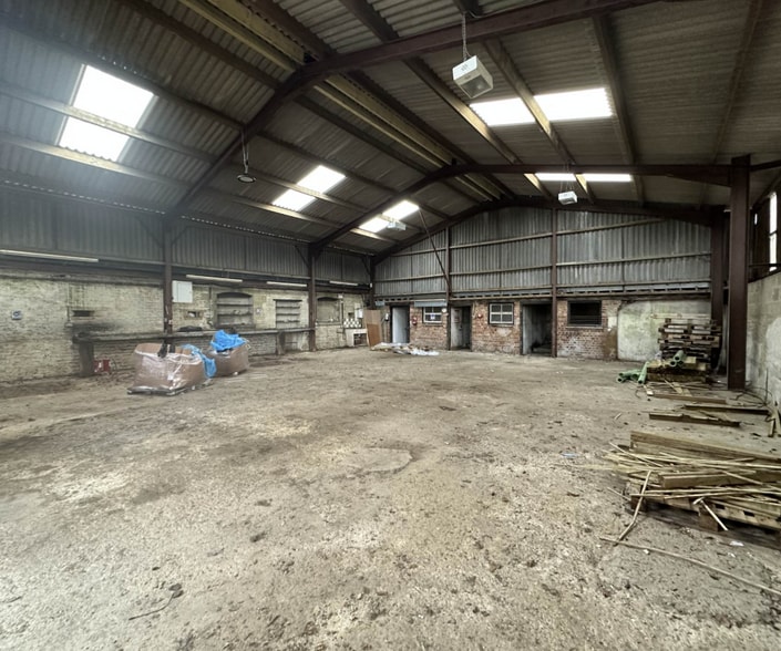 Swinbrook Farm, Upton to rent - Building Photo - Image 2 of 9