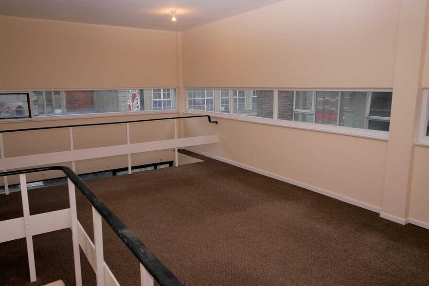 High St, Harwich to rent - Building Photo - Image 3 of 8