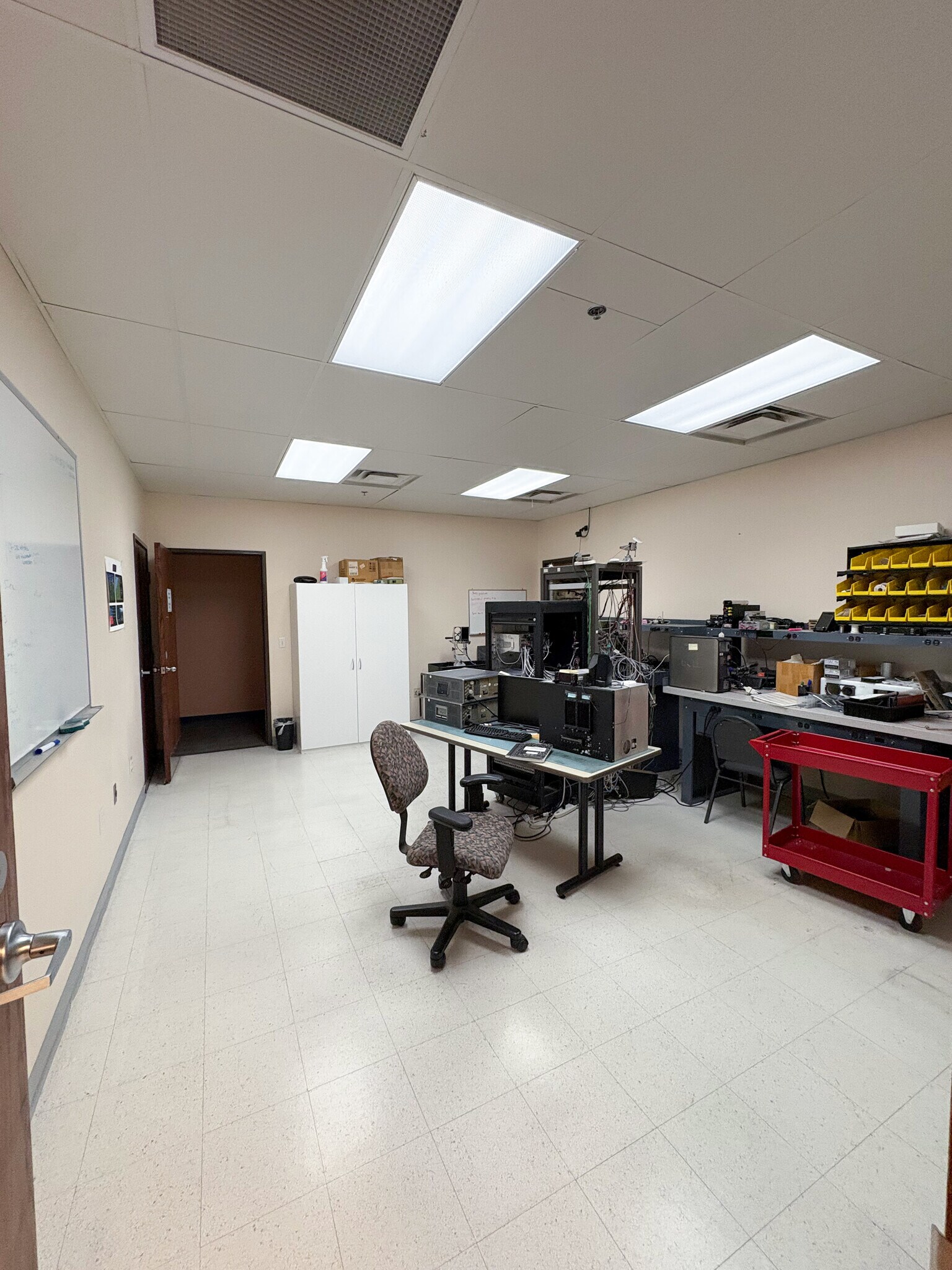 5001 Indian School Rd NE, Albuquerque, NM to rent Interior Photo- Image 1 of 5