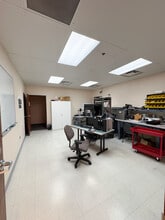 5001 Indian School Rd NE, Albuquerque, NM to rent Interior Photo- Image 1 of 5