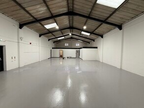 The Parade, Ferndale to rent Interior Photo- Image 2 of 3