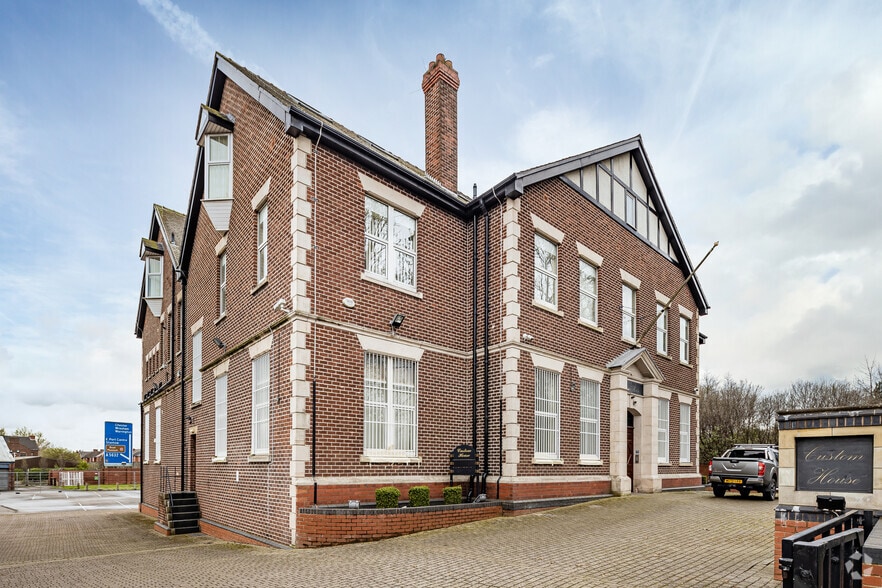 Merseyton Rd, Ellesmere Port for sale - Building Photo - Image 1 of 1