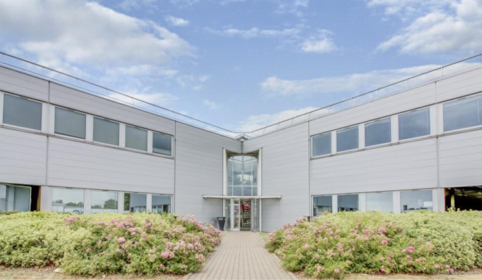 Light Industrial in Paray-Vieille-Poste to rent - Building Photo - Image 2 of 4