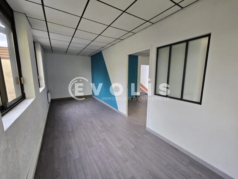 Office in Massy to rent - Interior Photo - Image 3 of 9