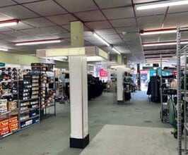 15-17 Market St, Eastleigh to rent Interior Photo- Image 1 of 2