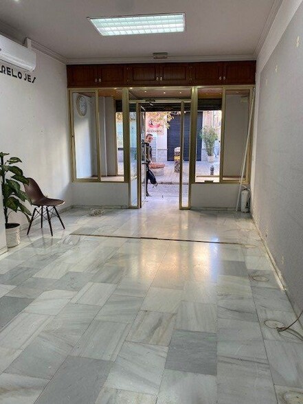 Retail in Granada, Granada to rent - Building Photo - Image 2 of 14
