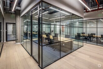 2-18 Warburton Rd, London to rent Interior Photo- Image 2 of 6