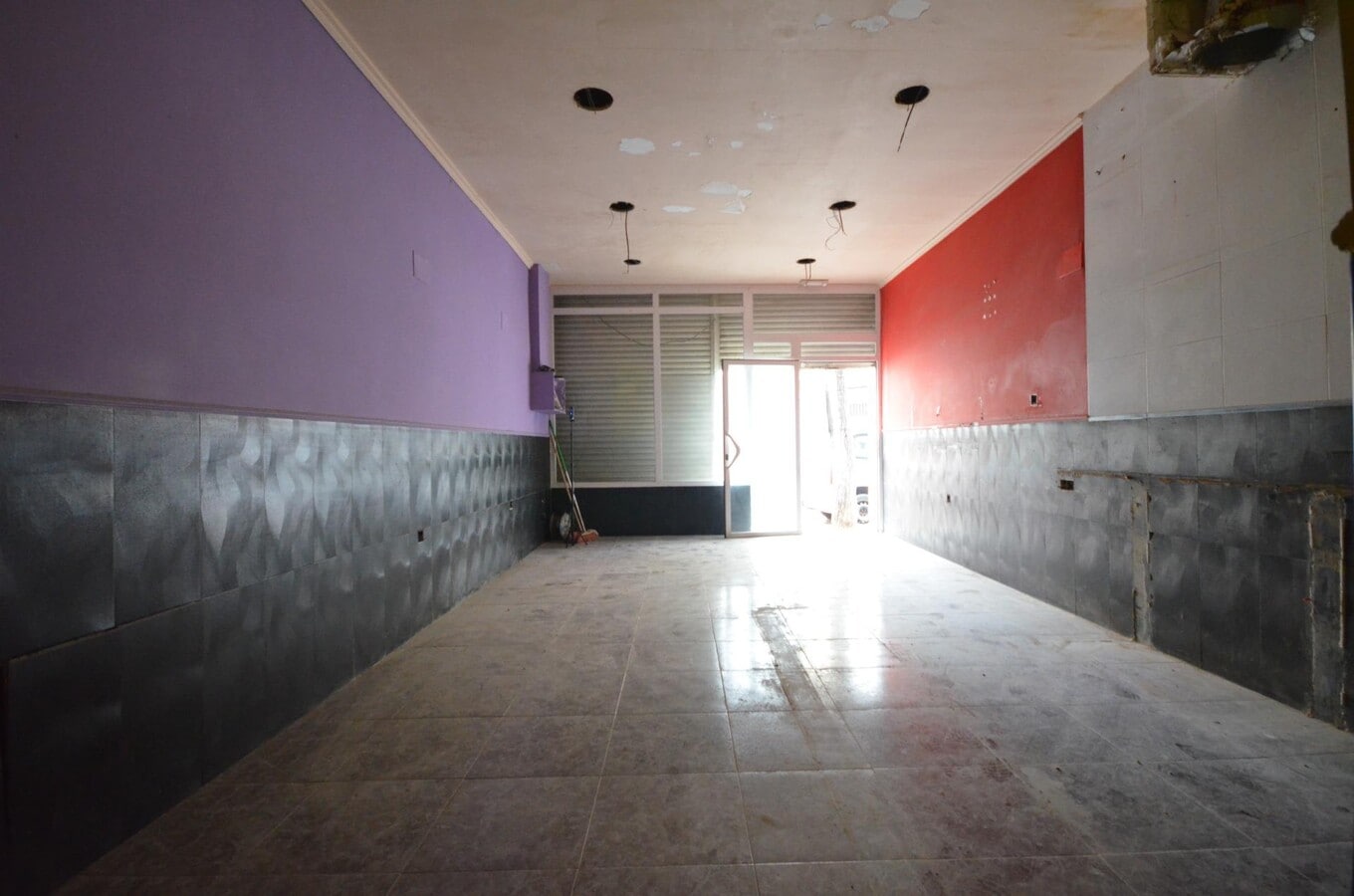 Reus, TAR 43203 - Unit 6 -  - Interior Photo - Image 2 of 5