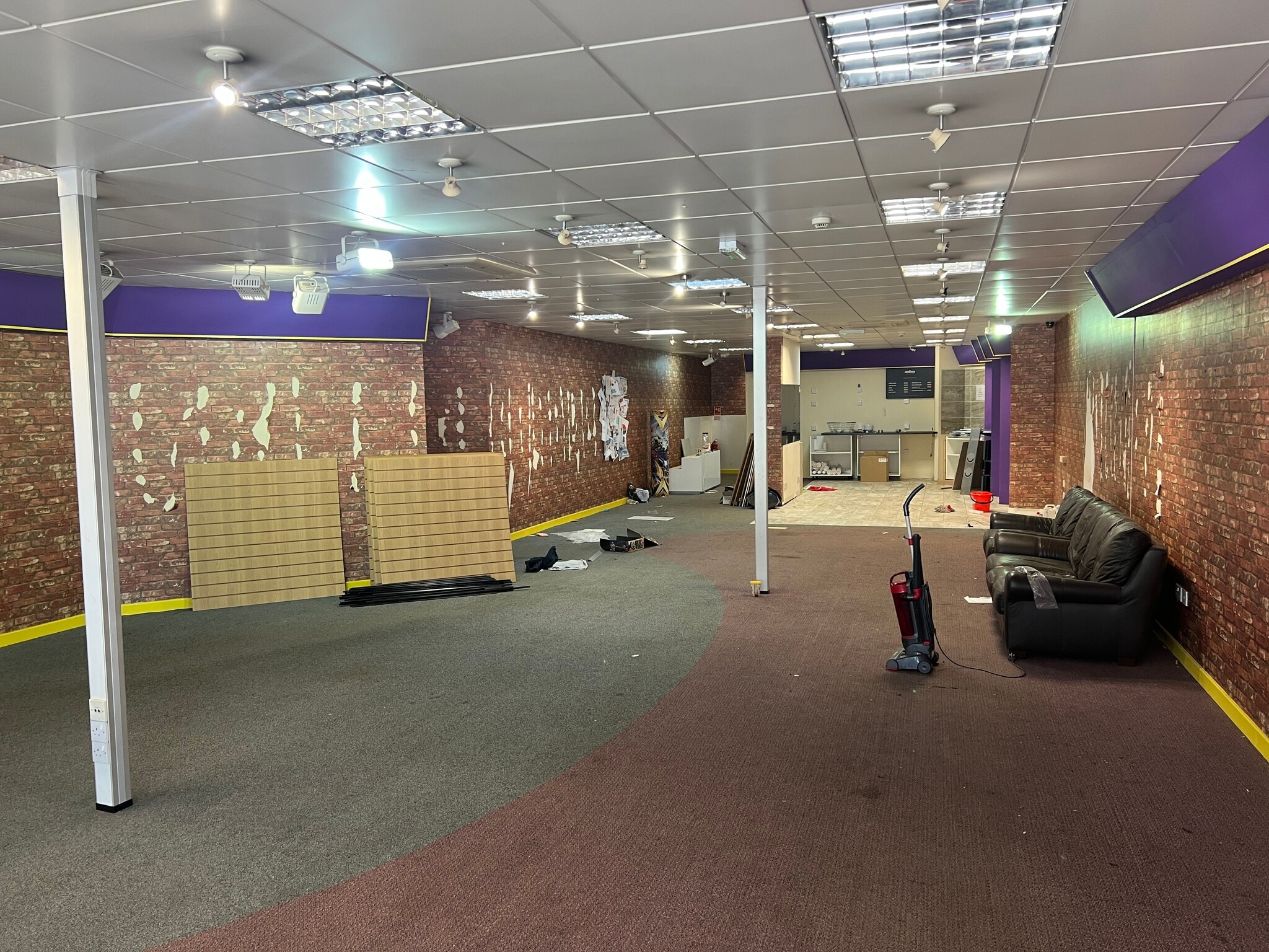 46-70 Standishgate, Wigan to rent Interior Photo- Image 1 of 4