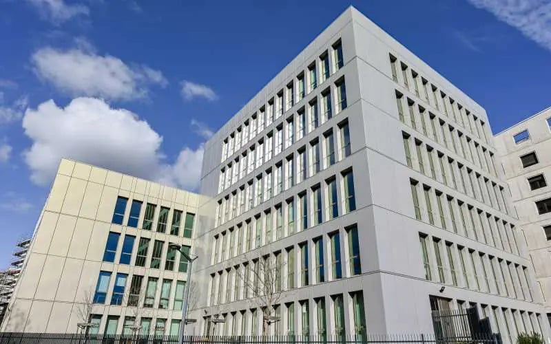 Office in Lyon to rent Building Photo- Image 1 of 12