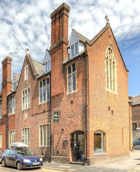 4-6 Spicer St, St Albans to rent - Building Photo - Image 1 of 3