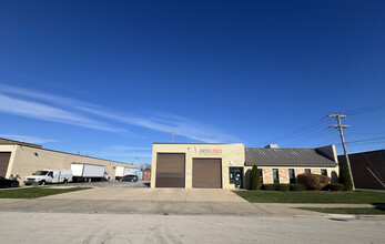 131 Garlisch Dr, Elk Grove Village, IL for rent Building Photo- Image 1 of 6