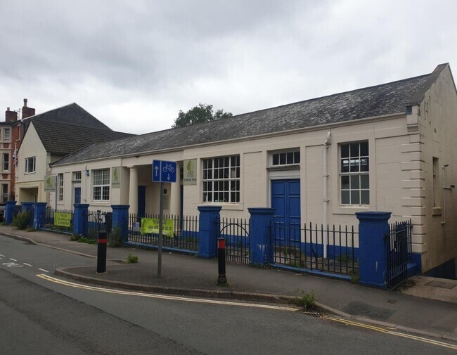 More details for 30 Lansdown, Stroud - Retail for Sale