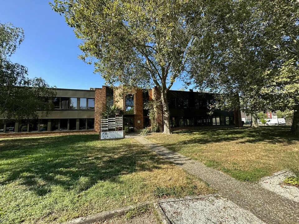 Office in Lingolsheim to rent Building Photo- Image 1 of 4