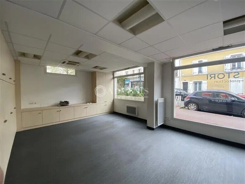Office in Montrouge to rent - Interior Photo - Image 3 of 6