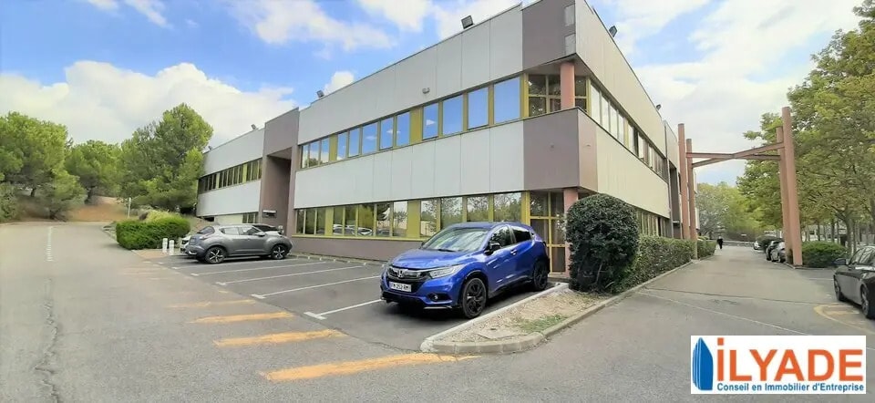 Location Bureaux 206 m² - Photo 1