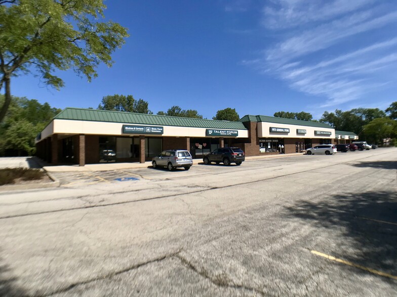 394-454 Peterson Rd, Libertyville, IL for rent - Building Photo - Image 1 of 3