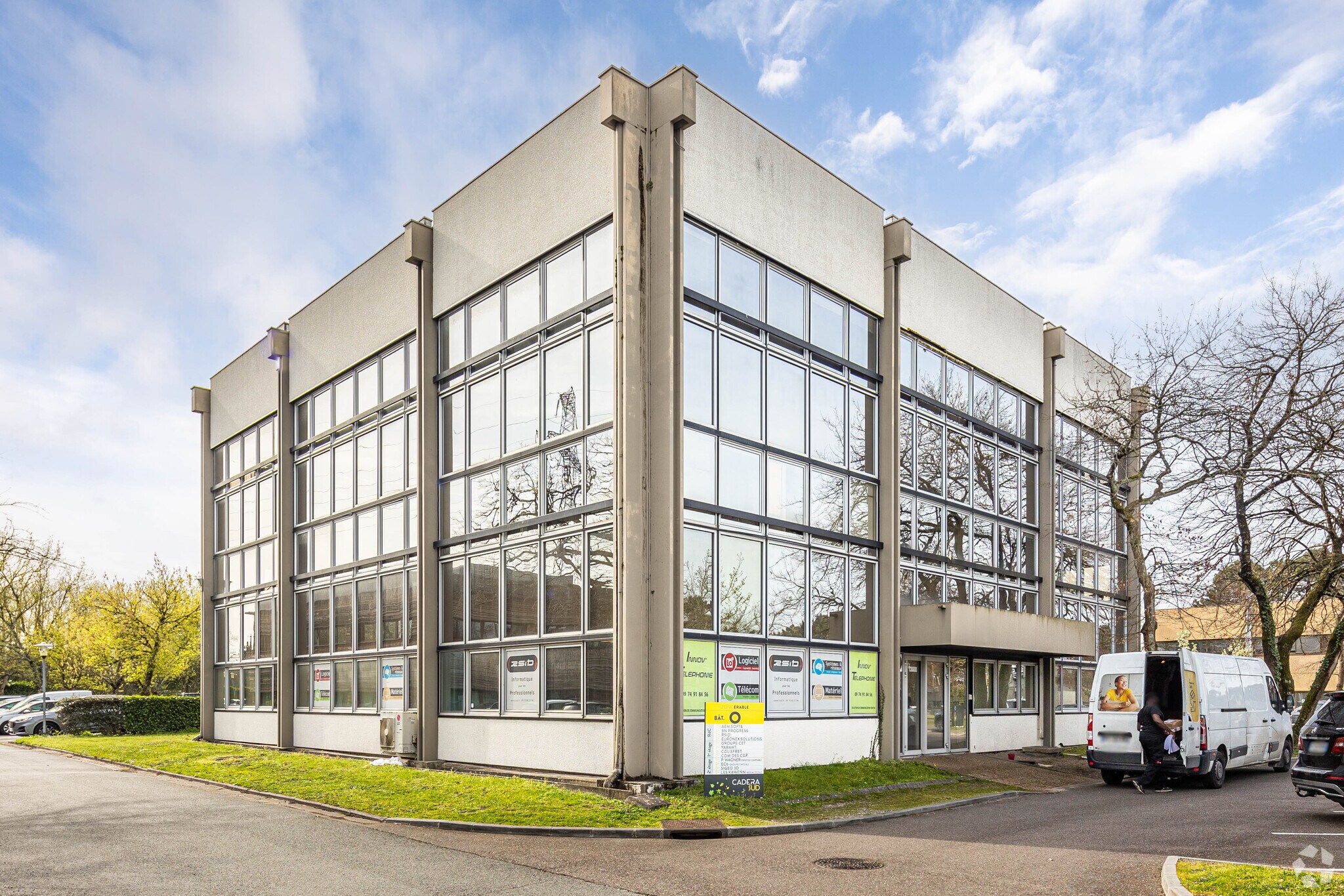 12 Avenue Ariane, Mérignac to rent Primary Photo- Image 1 of 7