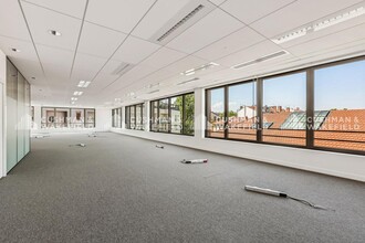 Office in Lyon for sale Interior Photo- Image 2 of 9