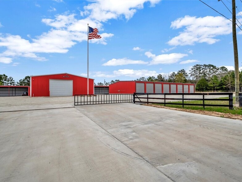 8959 N US Highway 69, Huntington, TX for rent - Building Photo - Image 3 of 73