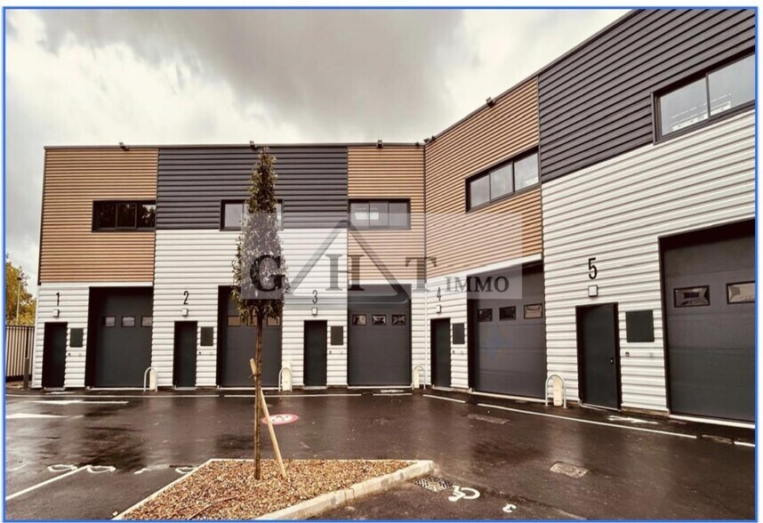 Industrial in Épinay-sur-Seine to rent - Building Photo - Image 2 of 2