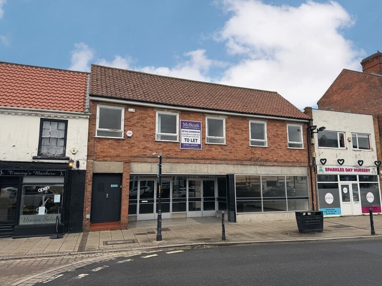 43-45 Micklegate, Selby to rent - Building Photo - Image 1 of 2