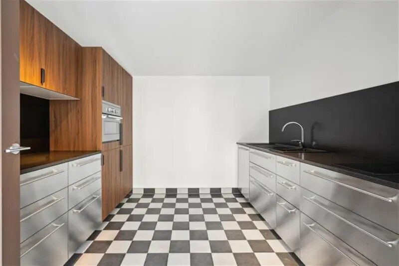 Office in Paris for sale - Interior Photo - Image 2 of 19