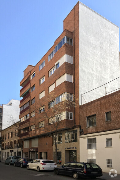 Calle Canarias, 4, Madrid, Madrid for rent - Building Photo - Image 2 of 2