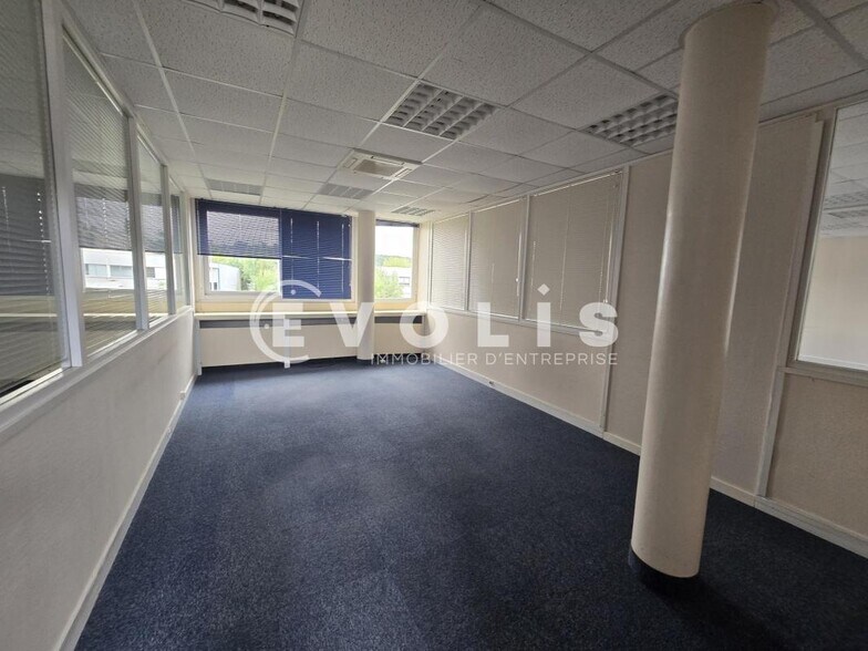Office in Igny to rent - Interior Photo - Image 3 of 9