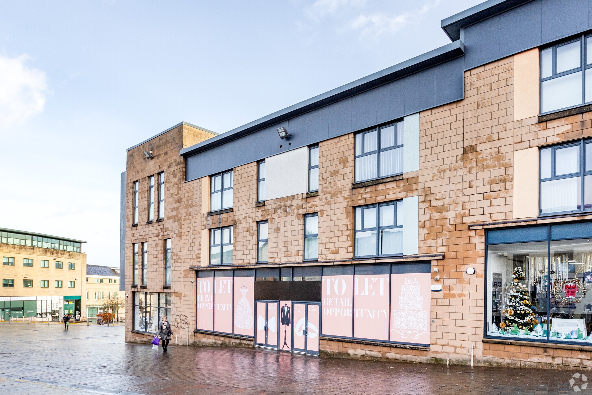 Castle St, Hamilton to rent Building Photo- Image 1 of 5