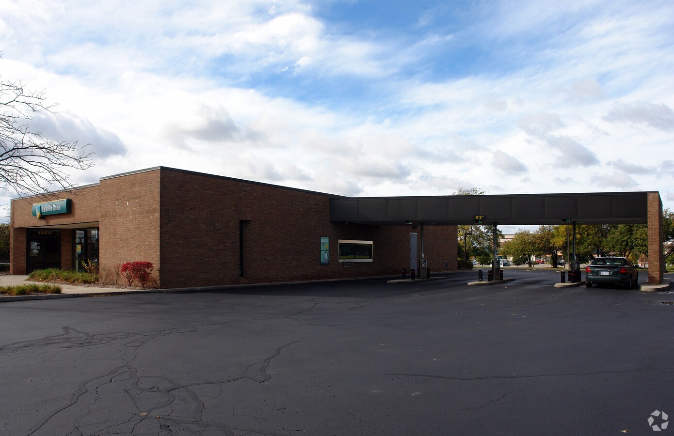 43600 W Oaks Dr, Novi 48377 UK