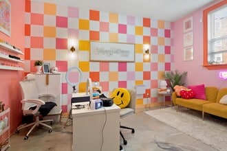 7185 Manchester Rd, Maplewood, MO to rent Interior Photo- Image 1 of 3