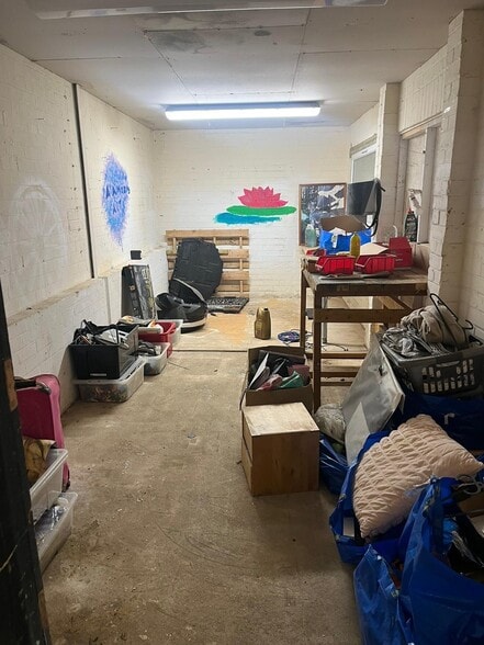 St Marys Ave, Milton Keynes to rent - Building Photo - Image 3 of 3