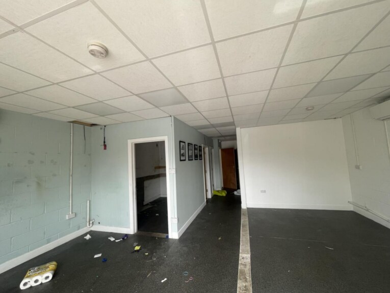 62-70 Market Place, Aylesham to rent - Interior Photo - Image 3 of 6