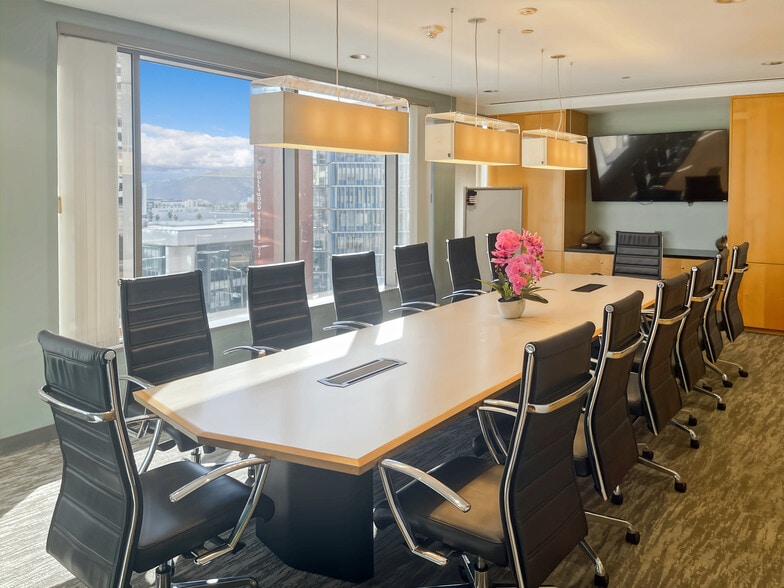 450 N Brand Blvd, Glendale, CA to rent - Interior Photo - Image 2 of 14