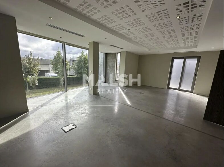 Light Industrial in Décines-Charpieu for sale - Interior Photo - Image 3 of 13