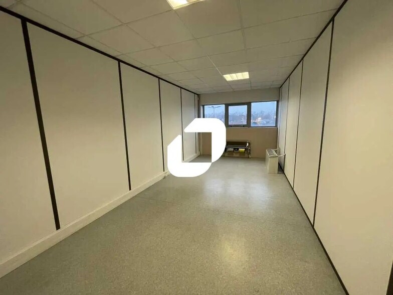 Office in Bordeaux to rent - Interior Photo - Image 3 of 6