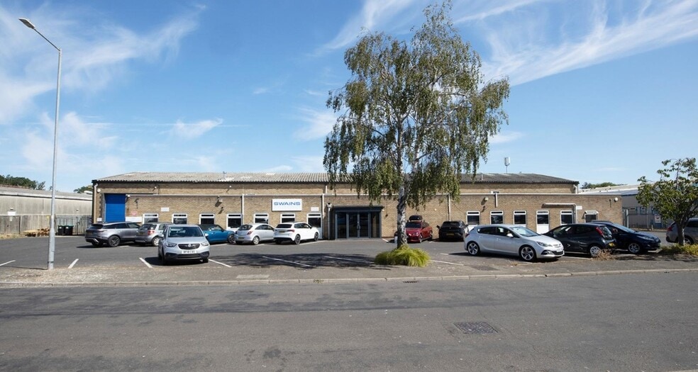 26 Rollesby Rd, Kings Lynn for sale - Building Photo - Image 3 of 5