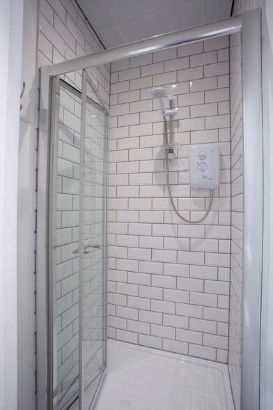 48 Corn St, Bristol to rent - Building Photo - Image 3 of 4