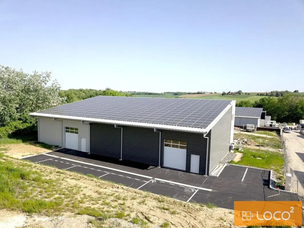 Location Local d'activités 610 m² - Photo 1